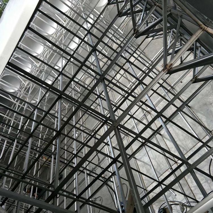 不銹鋼水箱和玻璃水箱哪個好？